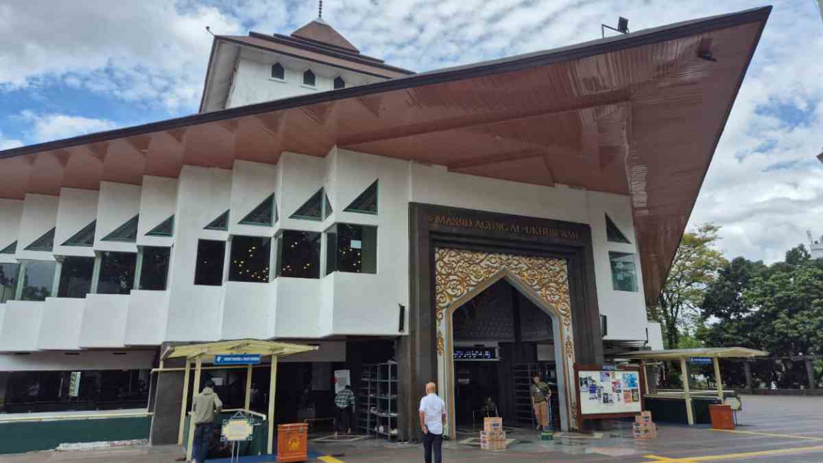 Masjid sebagai Ruang Belajar Perempuan: Pembinaan Keagamaan melalui Pengajian di Masjid Al-Ukhuwah Islamiyah